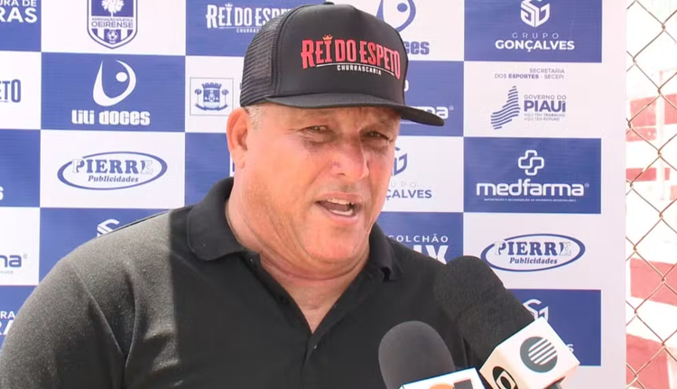 Givanildo Sales, técnico do Oeirense.