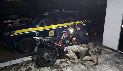 Homem de 32 anos responderá por falsificação de documento público (Foto: PRF-PI) Homem de 32 anos responderá por falsificação de documento público (Foto: PRF-PI)