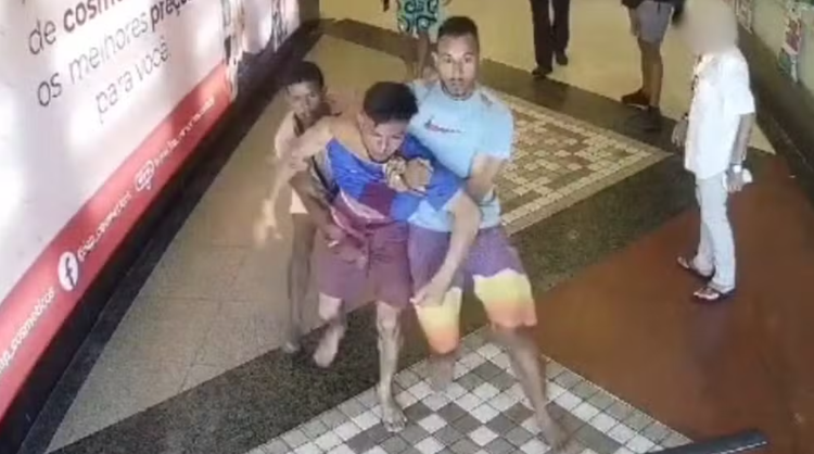 Homem é agredido, retirado à força de shopping e morto a tiros em Fortaleza