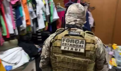 Homem é preso suspeito de disparar arma de fogo para ameaçar vizinhos na Zona Leste de Teresina. (Foto: Divulgação/Polícia Civil) Homem é preso suspeito de disparar arma de fogo para ameaçar vizinhos na Zona Leste de Teresina. (Foto: Divulgação/Polícia Civil)