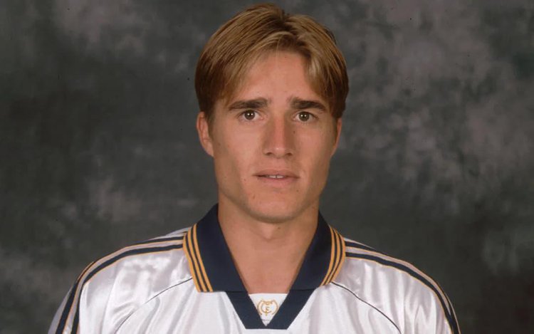 Javier Dorado estava no elenco do Real Madrid que venceu a Champions em 2000.