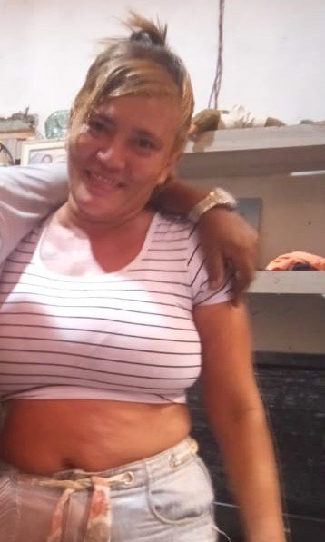 Mulher é presa por feminicídio após matar prima a facadas em Teresina.