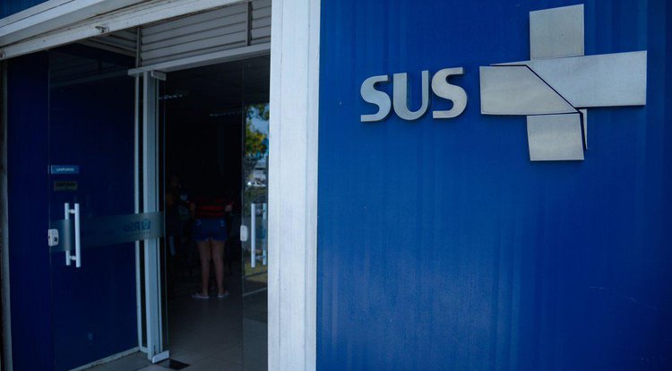 O Instituto conclui que a maioria das pessoas de Classe C sofre principalmente quando busca por uma consulta com um especialista.