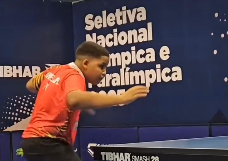 Piauiense Israel Junior faz história com título inédito e vaga na seleção brasileira de tênis de mesa.
