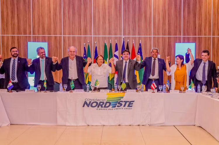 Rafael Fonteles toma posse como presidente do Consórcio Nordeste.