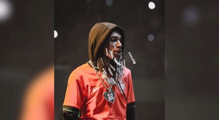 Rapper Oruam foi conduzido à delegacia para prestar esclarecimentos.