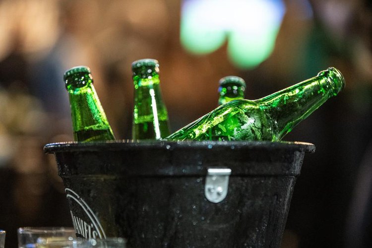 Teresina é a terceira capital que mais consome bebida alcoólica no Brasil; veja como pedir ajuda