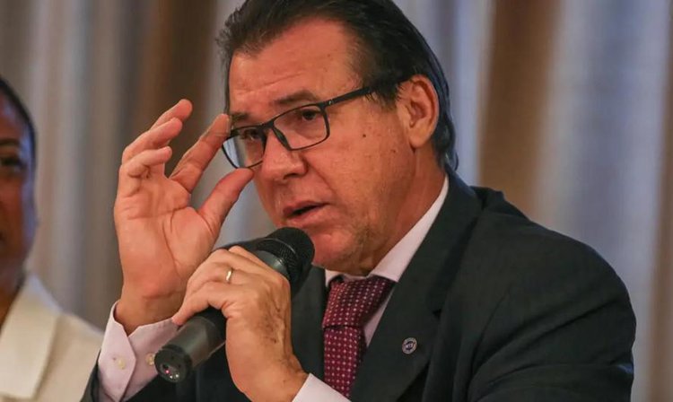Trabalhador que sacar FGTS retido abrirá mão de saque-aniversário, diz ministro