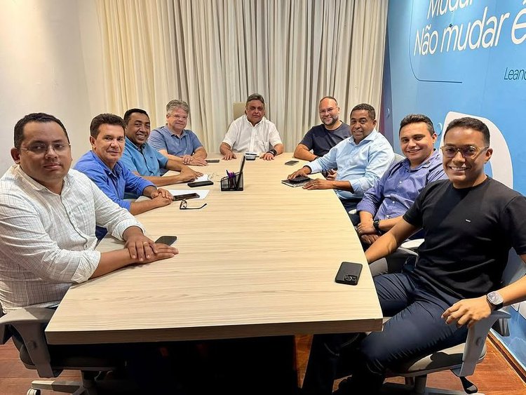 vereadores do PP em reunião em Teresina