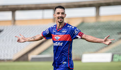Zizu comemora primeiro gol pelo Piauí. (Foto: Aldo Carvalho/Piauí E.C.)