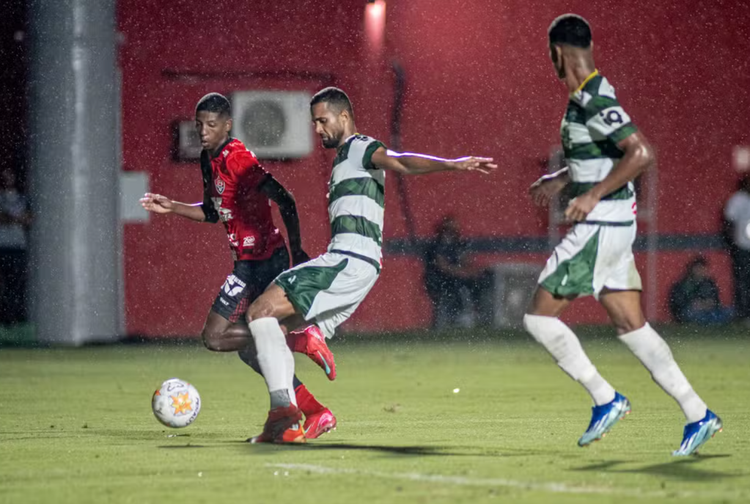 Altos e Vitória empatam em 1 a 1, pela Copa do Nordeste.