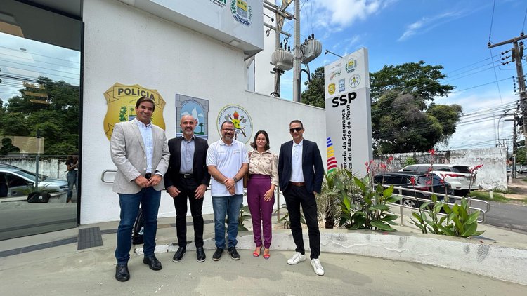 Bahia conhece modelo pioneiro do Piauí em emissão de identidade para recém-nascidos