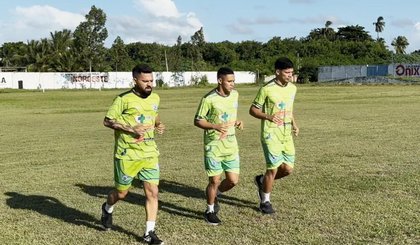 Bismarck, Henrique e Gabriel Cardoso - reforços do Parnahyba para Série D 2025 (Foto: Felipe Cruz/Rede Clube)