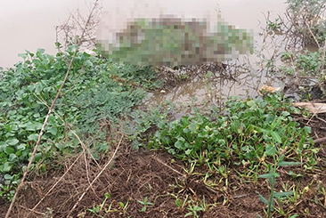 Bombeiros removem corpo encontrado no Rio Poti por pescadores em Teresina. (Foto: Reprodução) Bombeiros removem corpo encontrado no Rio Poti por pescadores em Teresina. (Foto: Reprodução)