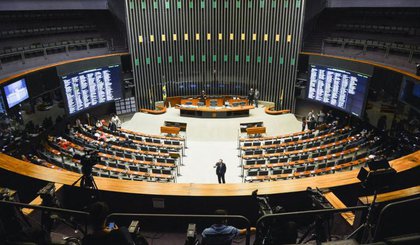 Câmara dos Deputados aprova aumento de pena para quem entregar bebida alcoólica a criança se houver o consumo. - (Antônio Cruz/Agência Brasil) (Foto: Antônio Cruz/Agência Brasil)