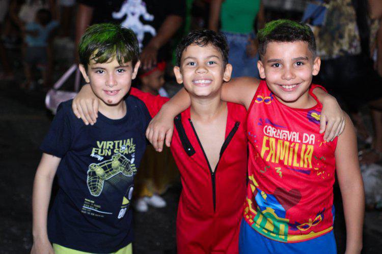 Carnaval da Família e festa no Cais: alegria contagia foliões de todas as idades
