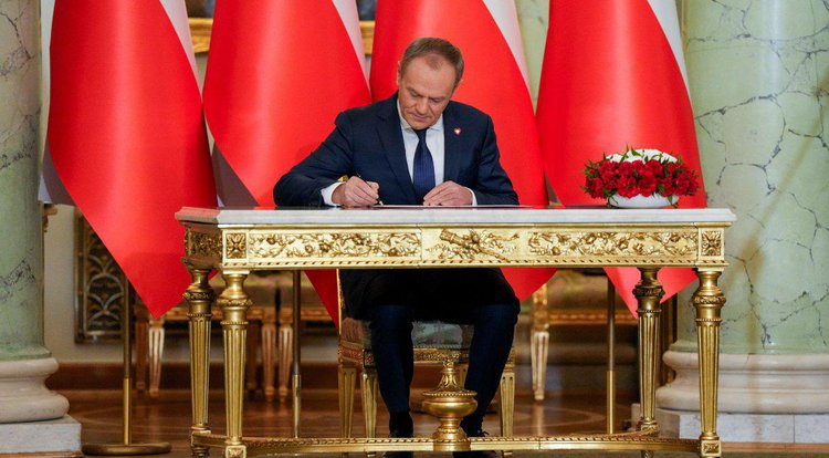 Donald Tusk toma posse como primeiro-ministro da Polônia• 13/12/2023 REUTERS/Aleksandra Szmigiel