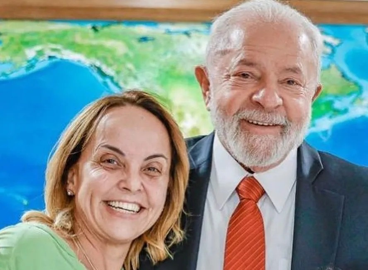 Ela foi transferida da Primeira Secretaria do Senado para o gabinete de Rogério Carvalho