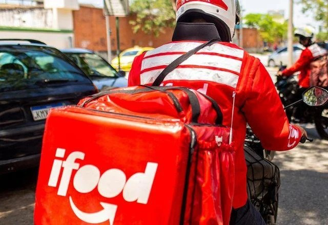 Entregadores realizam paralisação e protestos contra práticas antissindicais de plataformas.
