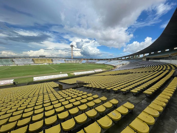 Estádio Albertão, em Teresina, Fluminense-PI x Oeirense