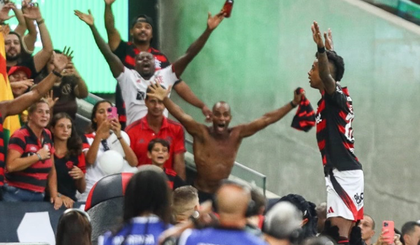 Flamengo vence o Vasco de virada por 2 a 1 e é o 1º finalista do Carioca. (Foto: Gilvan de Souza / CRF) Flamengo vence o Vasco de virada por 2 a 1 e é o 1º finalista do Carioca. (Foto: Gilvan de Souza / CRF)