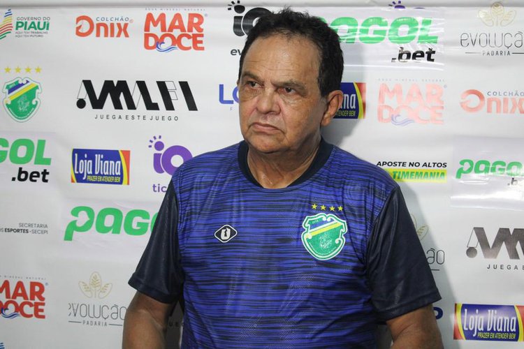 Francisco Diá, técnico do Altos