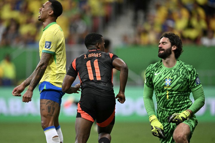 Gabriel Magalhães e Alisson tiveram problemas na partida contra a Colômbia -
