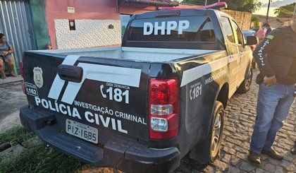 Homem é assassinado com cerca de 10 tiros na Zona Norte de Teresina; esposa da vítima presenciou crime (Foto: Lays Viana) Homem é assassinado com cerca de 10 tiros na Zona Norte de Teresina; esposa da vítima presenciou crime (Foto: Lays Viana)