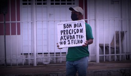 Homem pede ajuda nas ruas de Teresina (Foto: Reprodução: TV Clube) Homem pede ajuda nas ruas de Teresina (Foto: Reprodução: TV Clube)
