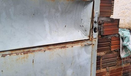 Idoso é assassinado com golpes de picareta dentro de casa em Teresina; vizinhos encontram corpo (Foto: Pedro Lima/g1) Idoso é assassinado com golpes de picareta dentro de casa em Teresina; vizinhos encontram corpo (Foto: Pedro Lima/g1)
