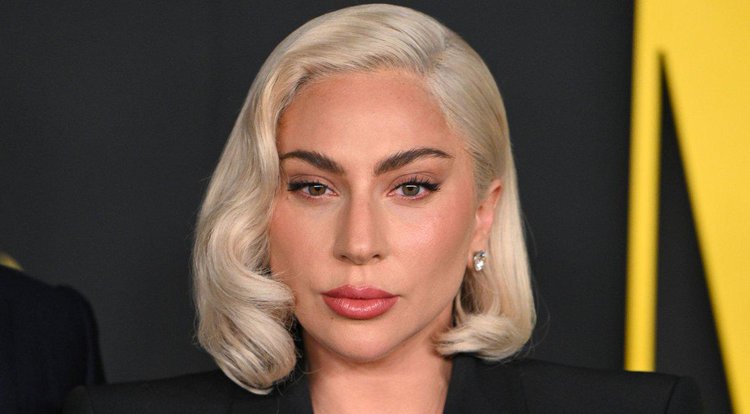 Lady Gaga na sessão fotográfica do filme "Maestro", dirigido por seu amigo e ator Bradley Cooper, em Los Angeles em 12 de dezembro de 2023• Foto: Andrew Toth/FilmMagic