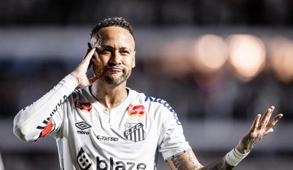Neymar celebra gol de falta pelo Santos na Vila Belmiro (Foto: Raul Baretta / Santos FC) Neymar celebra gol de falta pelo Santos na Vila Belmiro (Foto: Raul Baretta / Santos FC)