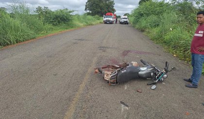 O motociclista ainda chegou a ser encaminhado para uma Unidade de Pronto Atendimento. (Foto: Reprodução) O motociclista ainda chegou a ser encaminhado para uma Unidade de Pronto Atendimento. (Foto: Reprodução)
