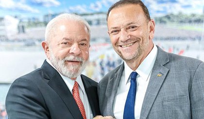 O presidente Lula e Edinho Silva, prefeito de Araraquara e cotado para suceder Gleisi Hoffmann no comando do PT (Foto: Ricardo Stuckert/PR) O presidente Lula e Edinho Silva, prefeito de Araraquara e cotado para suceder Gleisi Hoffmann no comando do PT (Foto: Ricardo Stuckert/PR)