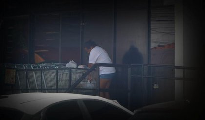 Pedintes na Zona Leste de Teresina têm horário de mendicância e cobram por estacionamento público (Foto: Reprodução) Pedintes na Zona Leste de Teresina têm horário de mendicância e cobram por estacionamento público (Foto: Reprodução)