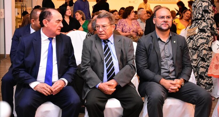Prefeito de Floriano Antônio Reis ao lado do prefeito de Porto Alegre Avelino Neiva