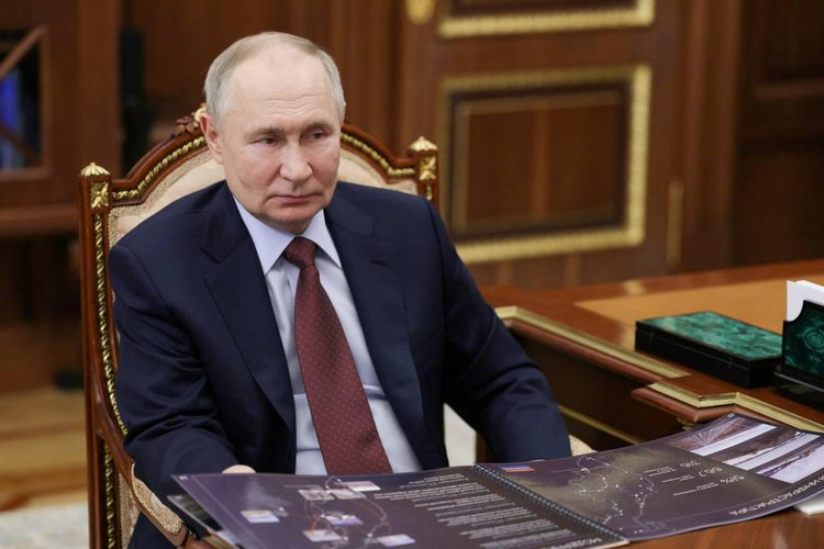 Presidente russo Vladimir Putin em Moscou 17/2/2025 Sputnik/Mikhail Metzel/Pool via REUTERS