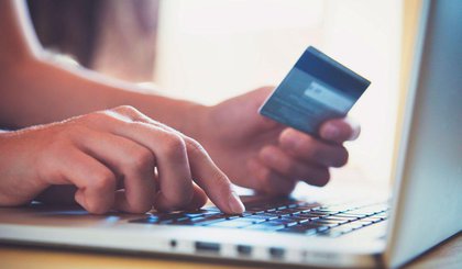 Segundo o Serasa, 50,7% dos brasileiros foram vítimas de fraudes em 2024, salto de 9 pontos porcentuais em relação a 2023• Shutterstock (Foto: • Shutterstock)