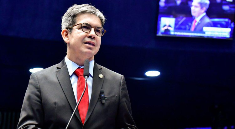 Segundo Randolfe, a tramitação do projeto na Câmara dos Deputados deverá ocorrer por meio de uma comissão especial• Jefferson Rudy/Agência Senado