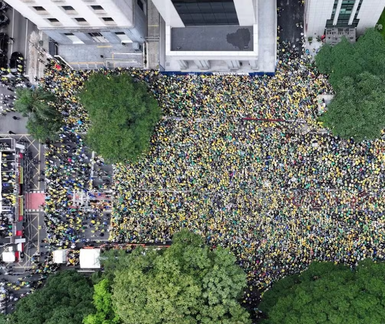 Ato com Bolsonaro na Paulista a favor da anistia reúne cerca de 44,9 mil manifestantes, segundo metodologia da USP.