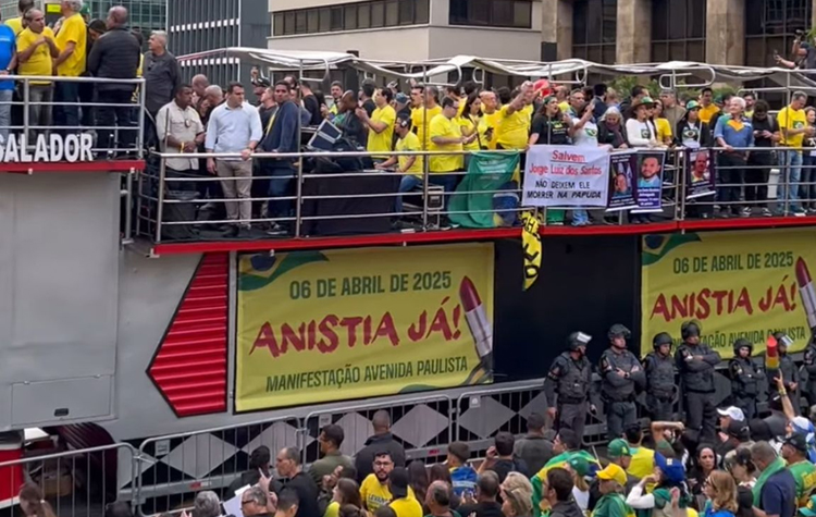 Ato na Paulista pressiona por anistia e testa força de Bolsonaro