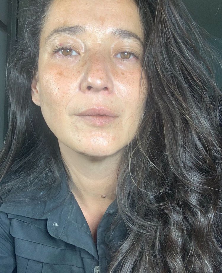 Atriz relata estupro aos 23 anos e consequências psicológicas do crime