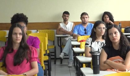 Estudantes da UFPI em Floriano temem atraso no período por falta de professores (Foto: Reprodução/TV Clube)