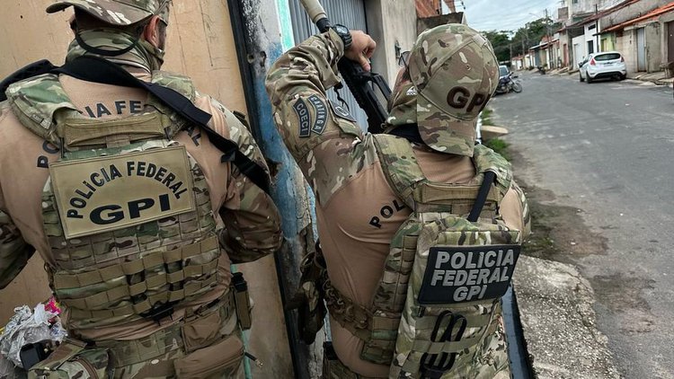 Grupo suspeito de vender cocaína da Bolívia no Nordeste é alvo de operação