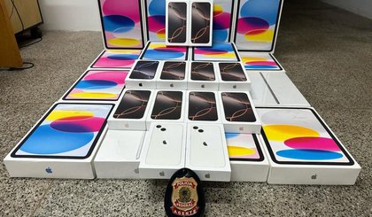 Homem é preso com dezenas de iPhones, iPads e MacBooks sem notas fiscais no aeroporto de Teresina (Foto: Divulgação/PF)