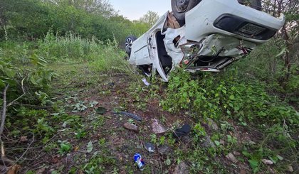 Jovens morrem em acidente na BR-230, no Piauí (Foto: Divulgação/PRF) Jovens morrem em acidente na BR-230, no Piauí (Foto: Divulgação/PRF)