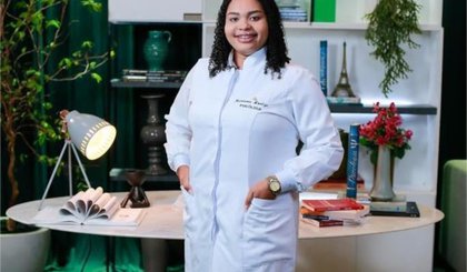 Marta Mariana Pereira Araújo Barros é especialista em atender pacientes com autismo. (Foto: Divulgação)