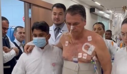 O ex-presidente Jair Bolsonaro (PL) realiza fisioterapia e segue estável, segundo o boletim médico• Reprodução/Redes Sociais (Foto: Reprodução/Redes Sociais) O ex-presidente Jair Bolsonaro (PL) realiza fisioterapia e segue estável, segundo o boletim médico• Reprodução/Redes Sociais (Foto: Reprodução/Redes Sociais)