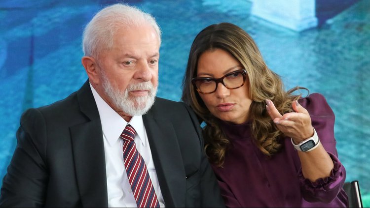 O presidente Luiz Inácio Lula da Silva, acompanhado da primeira dama, Janja Lula da Silva