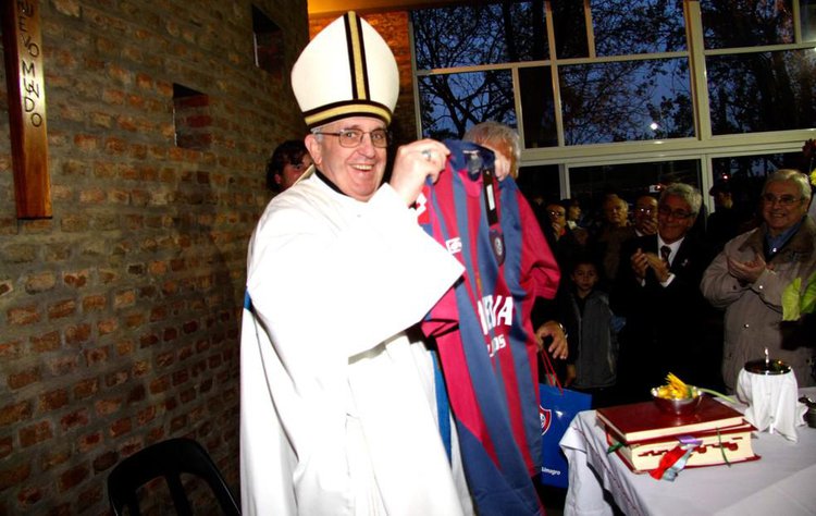 Papa Francisco camisa San Lorenzo